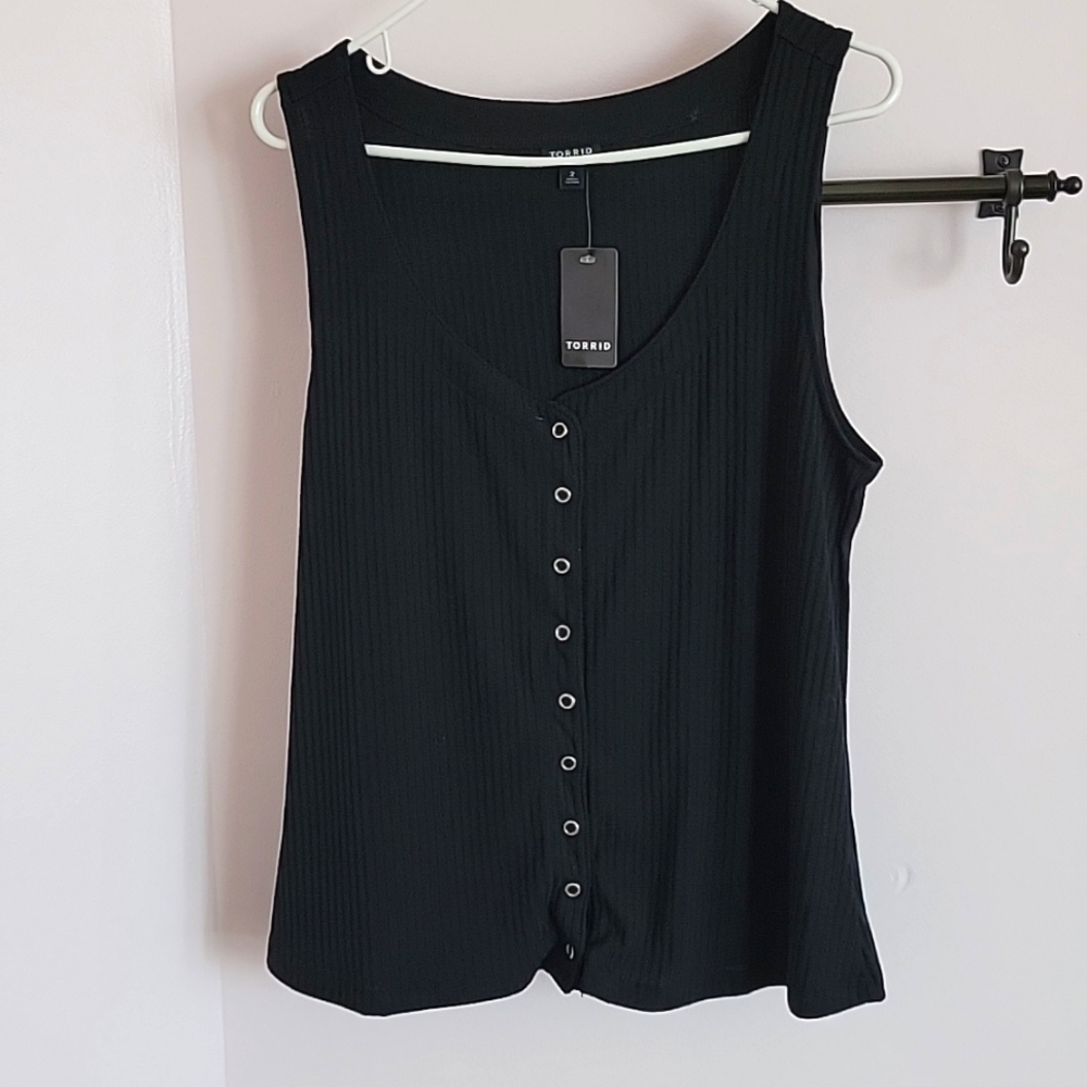 NWT Torrid size 2 black snap up ribbed tank